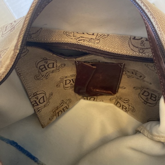 Vintage Dooney and Burke hobo bag. - Picture 13 of 16